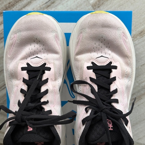 Hoka Women's Clifton 10 
✨carnation pink/starlight glow ✨ - Picture 7 of 11